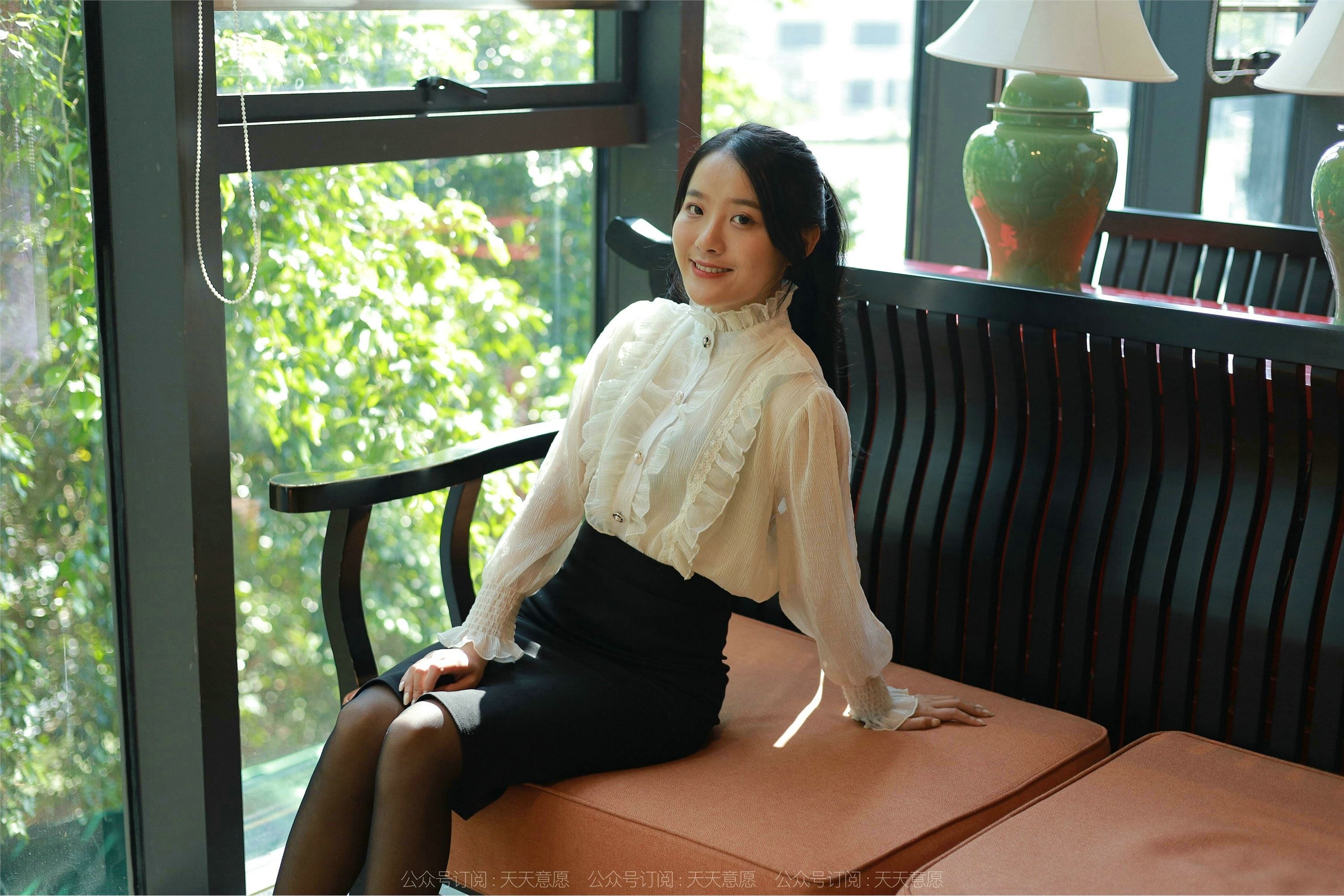 IESS异思趣向  2022.03.02 丝享家1017：婉萍《黑丝咖啡》